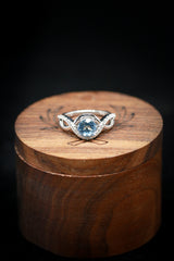 ROUND CUT AQUAMARINE ENGAGEMENT RING WITH DIAMOND ACCENTS & TRACER