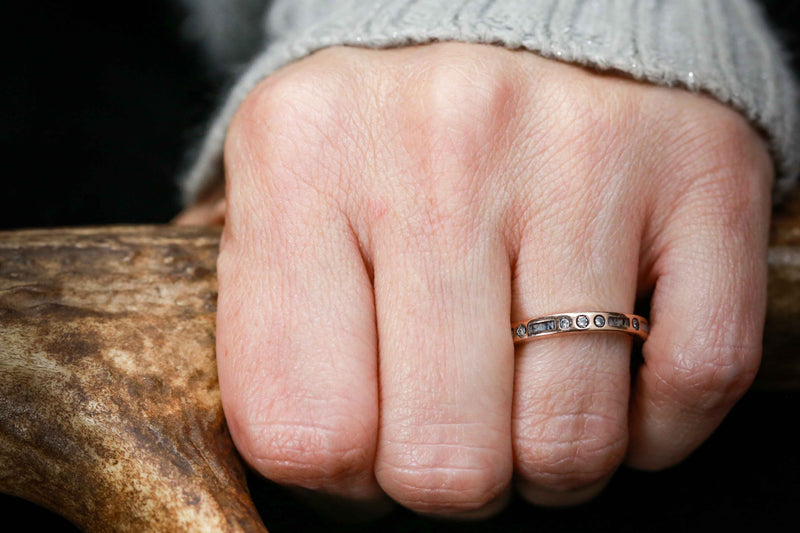 ANTLER WEDDING BAND WITH DIAMOND ACCENTS