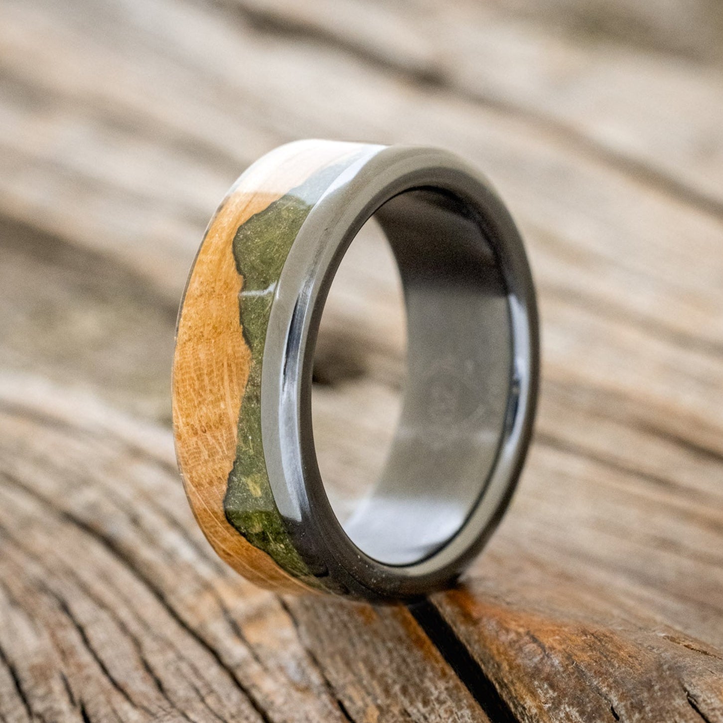 "EZRA" - WHISKEY BARREL OAK WITH MOSS WEDDING RING-4