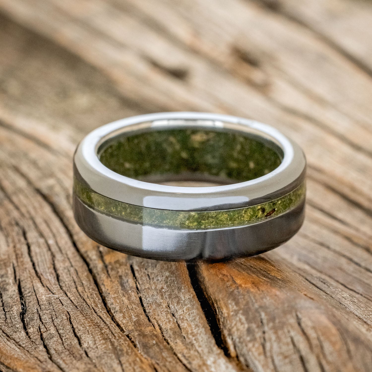 "VERTIGO" - MOSS INLAY & LINING WEDDING RING-8