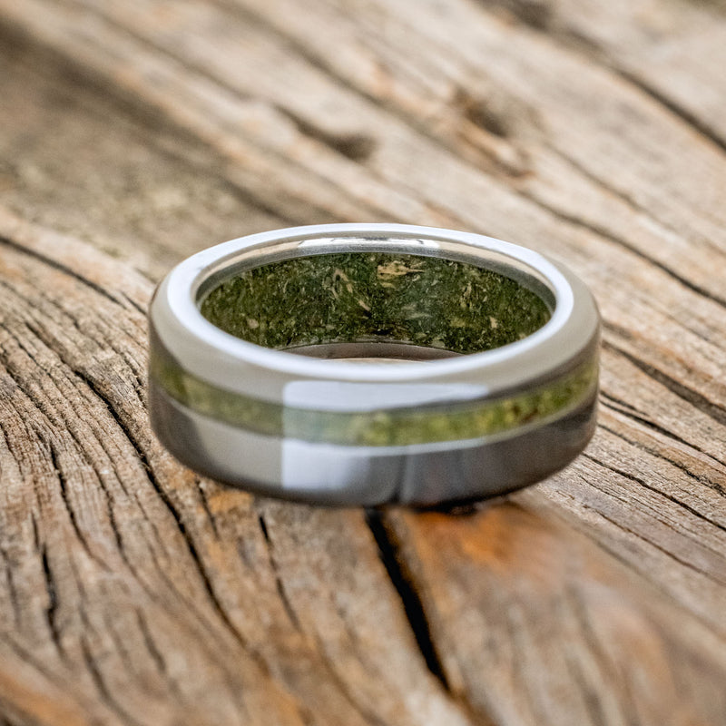 "VERTIGO" - MOSS INLAY & LINING WEDDING RING-11