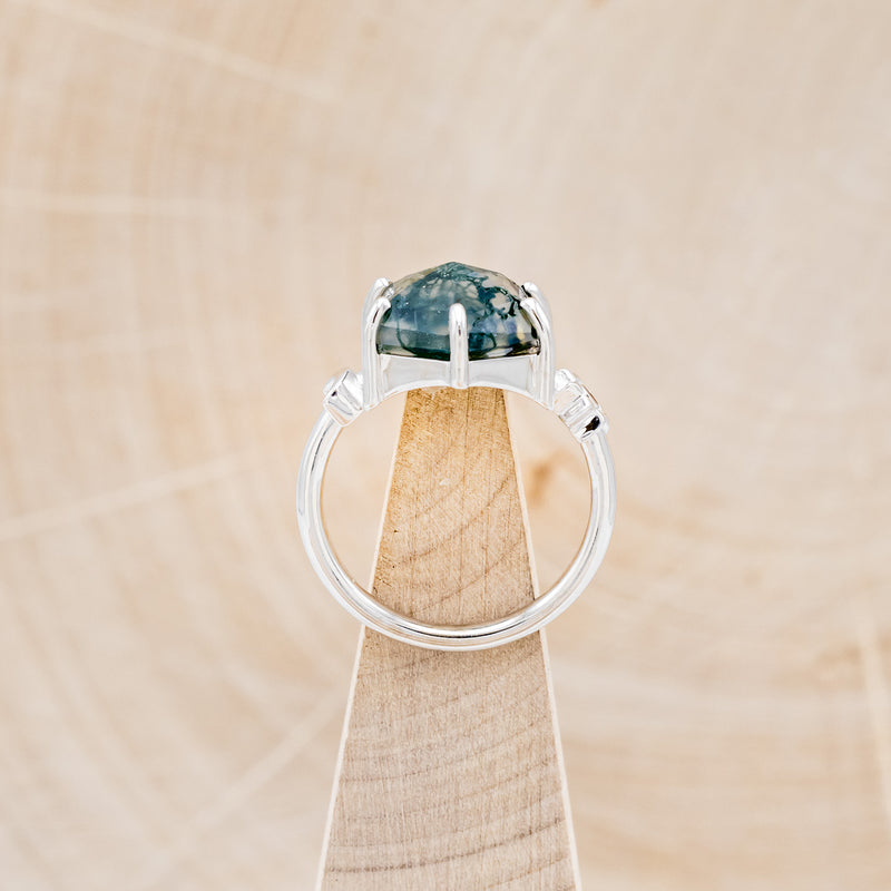 "SOLLÚA" - HEXAGON MOSS AGATE ENGAGEMENT RING WITH SUN & CRESCENT MOON ACCENTS