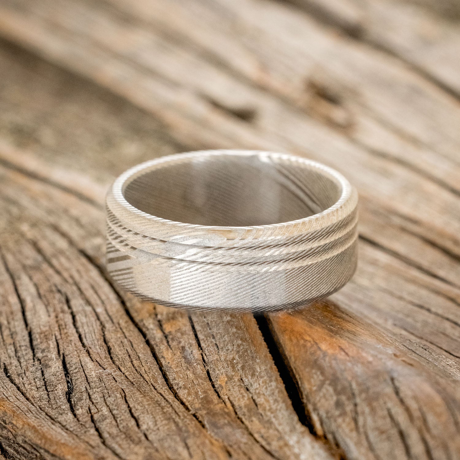 MATCHING SET OF SOLID METAL WEDDING BANDS WITH OFFSET CUT ETCHING-11