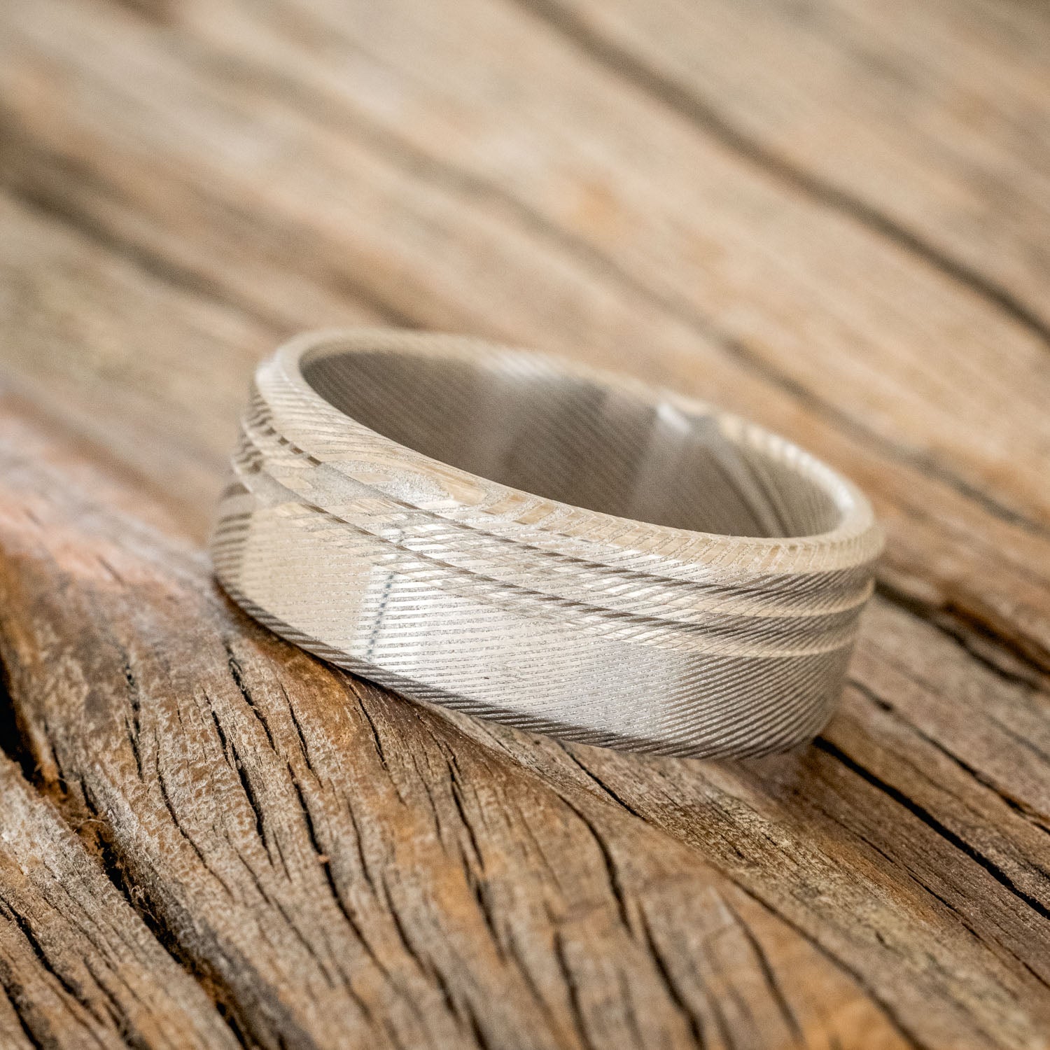 MATCHING SET OF SOLID METAL WEDDING BANDS WITH OFFSET CUT ETCHING-10