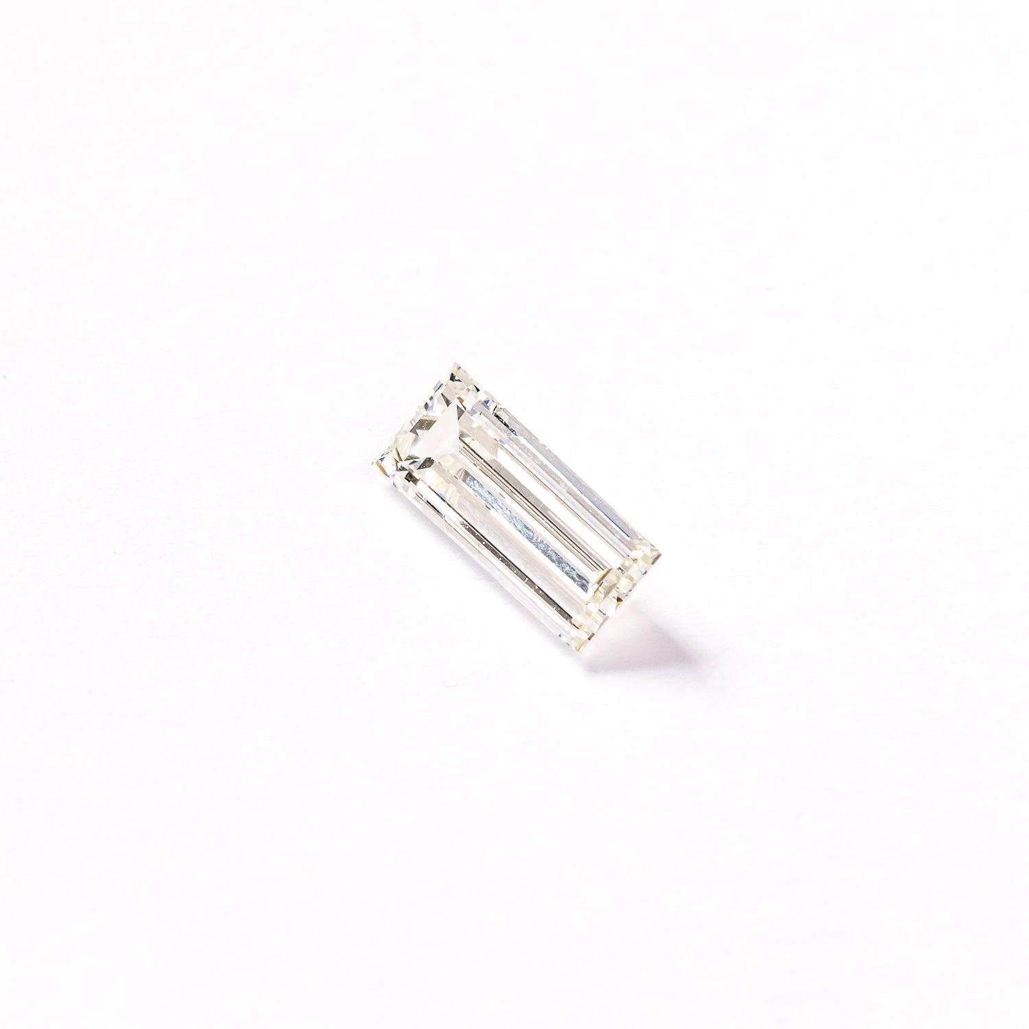 "GENESIS" - BAGUETTE STEP-CUT VS2 I GIA-CERTIFIED DIAMOND-2