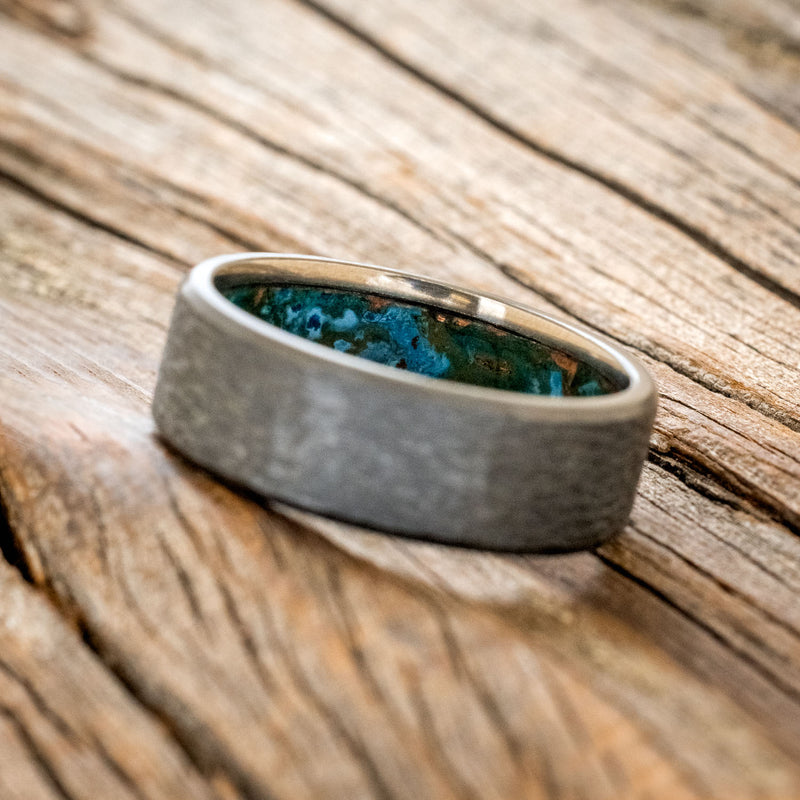 HAMMERED WEDDING BAND WITH PATINA COPPER LINING-11