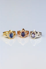 PEAR-SHAPED LAB-GROWN ALEXANDRITE ENGAGEMENT RING SET WITH DIAMOND HALO & TRACER