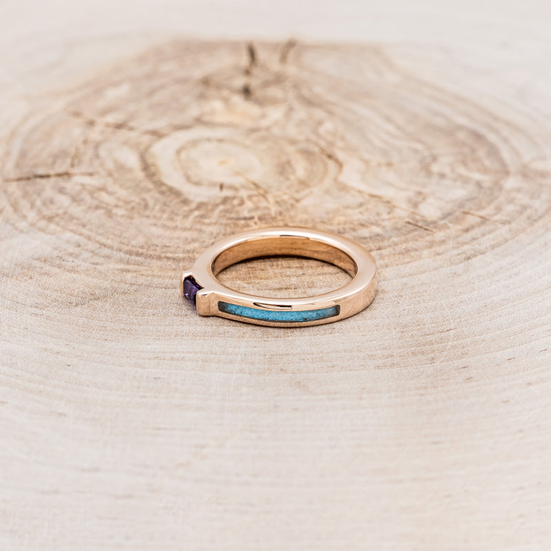 14K GOLD WEDDING BAND WITH AMETHYST CENTER STONE & TURQUOISE INLAYS