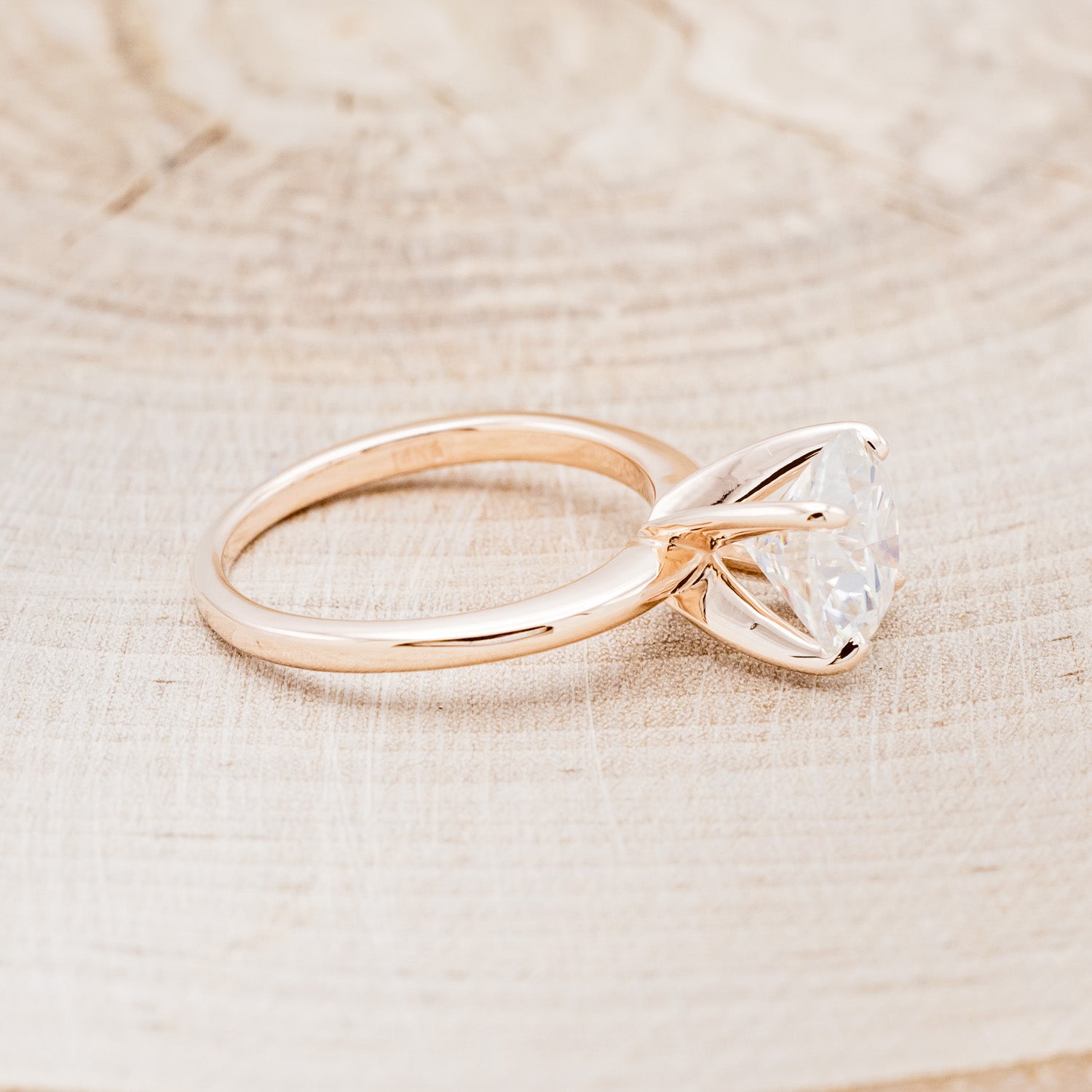 4 PRONG ROUND CUT MOISSANITE SOLITAIRE ENGAGEMENT RING-2