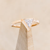 "JENNY FROM THE BLOCK" - TRIANGLE MOISSANITE ENGAGEMENT RING WITH V-SHAPED DIAMOND BAND