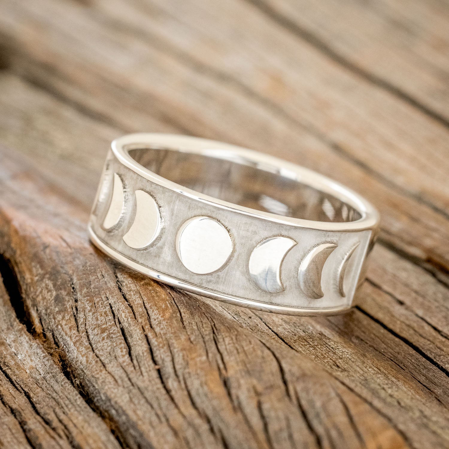 "LUCIAN" - CUSTOM EMBOSSED MOON PHASE WEDDING RING-6
