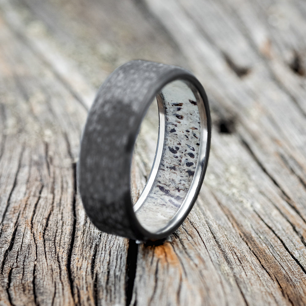 HAMMERED ANTLER LINED WEDDING RING-8