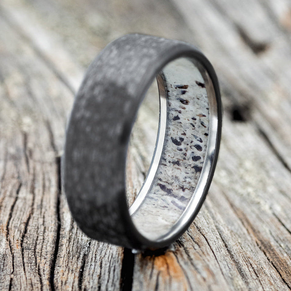 HAMMERED ANTLER LINED WEDDING RING-8