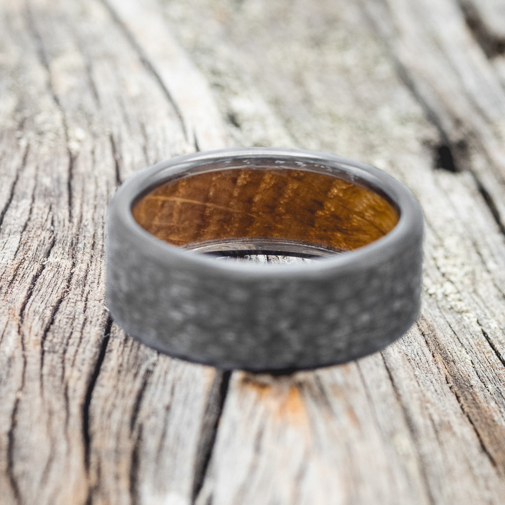 HAMMERED WEDDING BAND WITH WHISKEY BARREL LINING-14