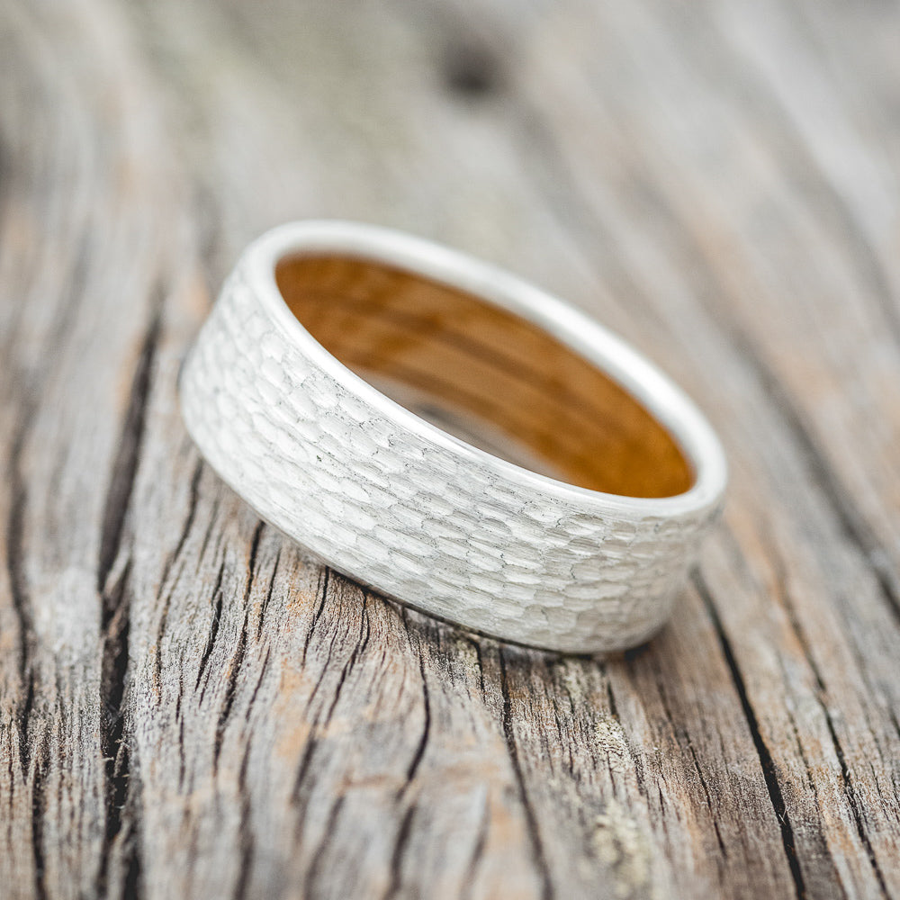 HAMMERED WEDDING BAND WITH WHISKEY BARREL LINING-17