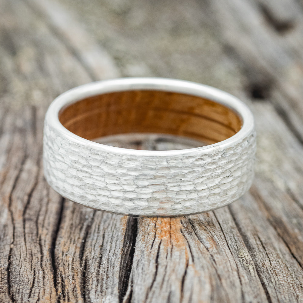 HAMMERED WEDDING BAND WITH WHISKEY BARREL LINING-21