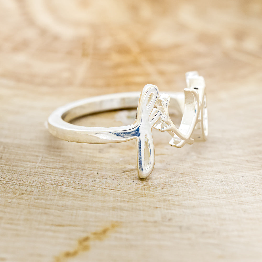 "EFFIE" - SCRIPT-STYLE BREAST CANCER AWARENESS RING-3