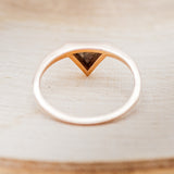 "JENNY FROM THE BLOCK" - TRIANGLE SALT & PEPPER DIAMOND ENGAGEMENT RING WITH V-SHAPED TRACER