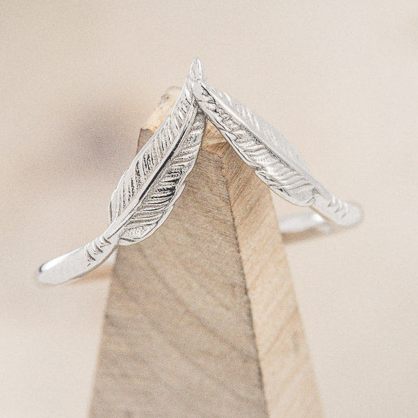"FALA" - FEATHER ACCENTED TRACER WEDDING BAND-7