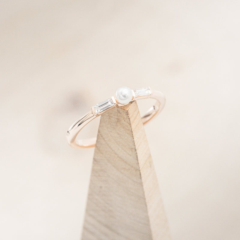 "GRACE" - SINGLE PEARL STACKING WEDDING BAND WITH DIAMOND ACCENTS
