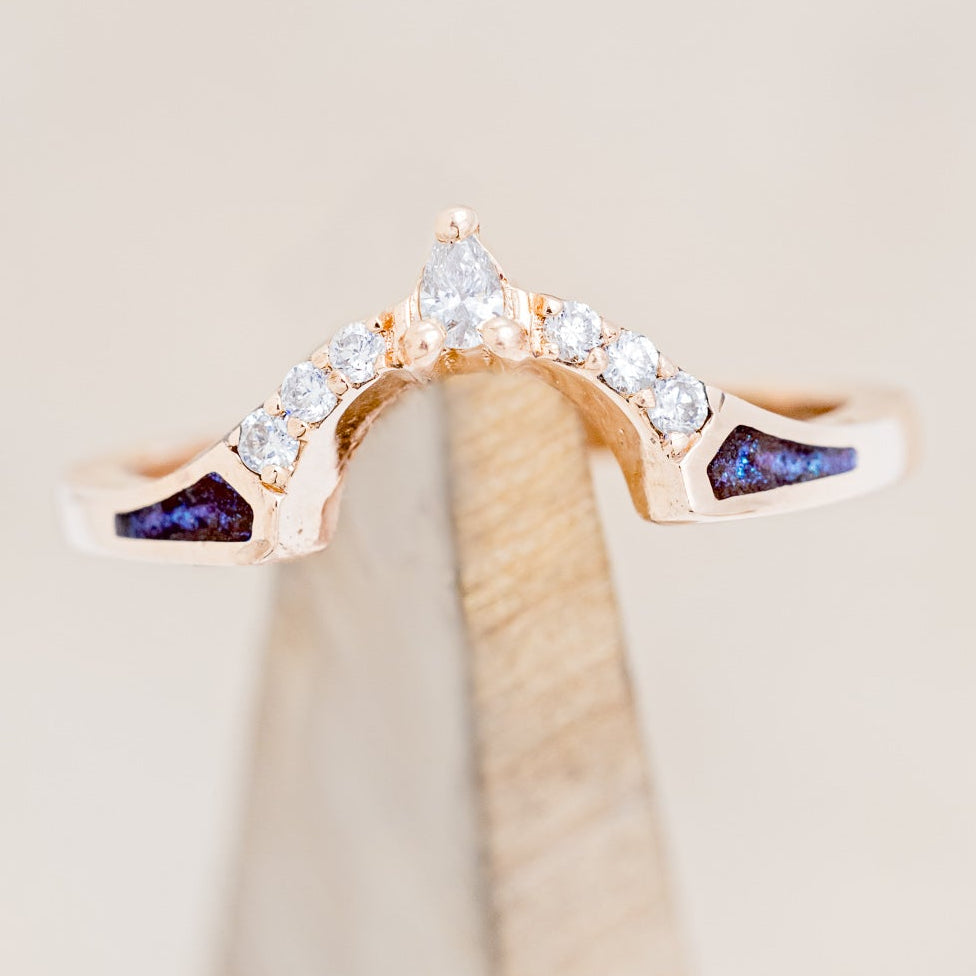 "CLARISS" - BRIDAL SUITE - PEAR SHAPED LAB-GROWN ALEXANDRITE ENGAGEMENT RING WITH DIAMOND HALO & TRACERS-13