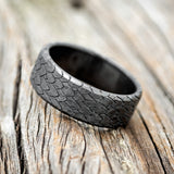 "ECHO" - HAMMERED CUSTOM EMBOSSED DRAGON SCALE WEDDING RING FEATURING A BLACK ZIRCONIUM BAND