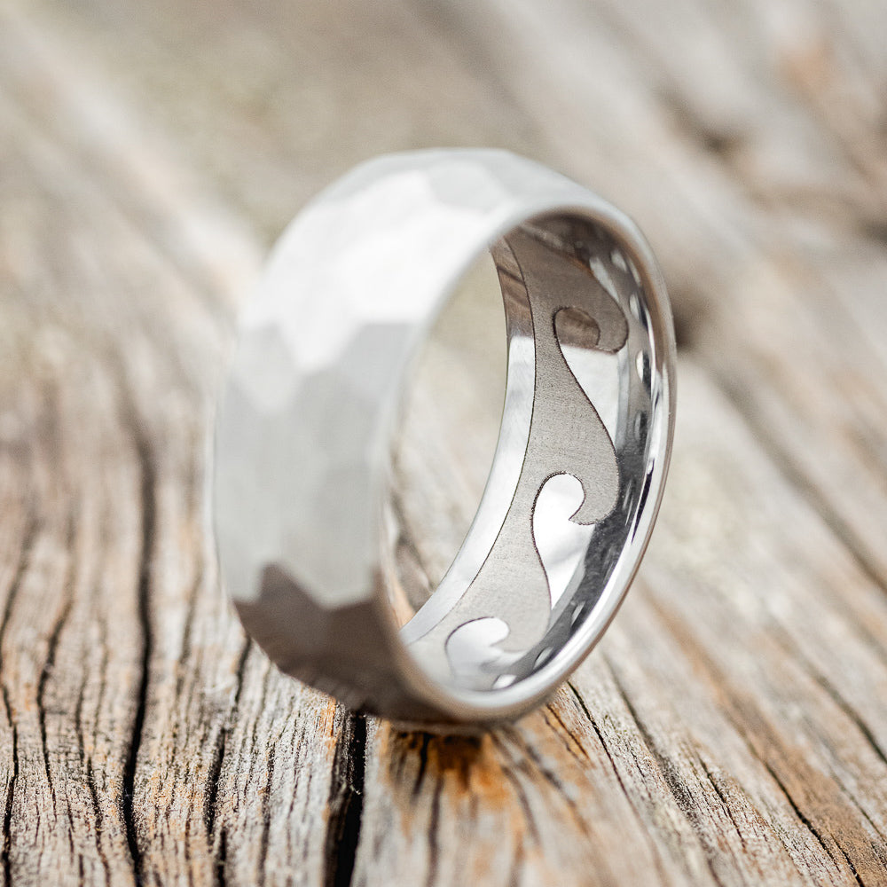 FACETED WEDDING RING WITH WAVE ENGRAVED LINING-2