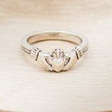 CLADDAGH RING WITH ANTLER INLAY