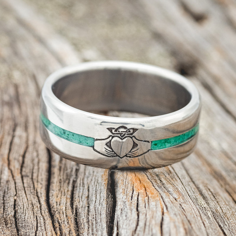 CLADDAGH ENGRAVED RING WITH MALACHITE INLAY