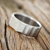 "DALLAS" - SOLID METAL WEDDING BAND WITH FLUTED FINISH - TITANIUM - SIZE 11
