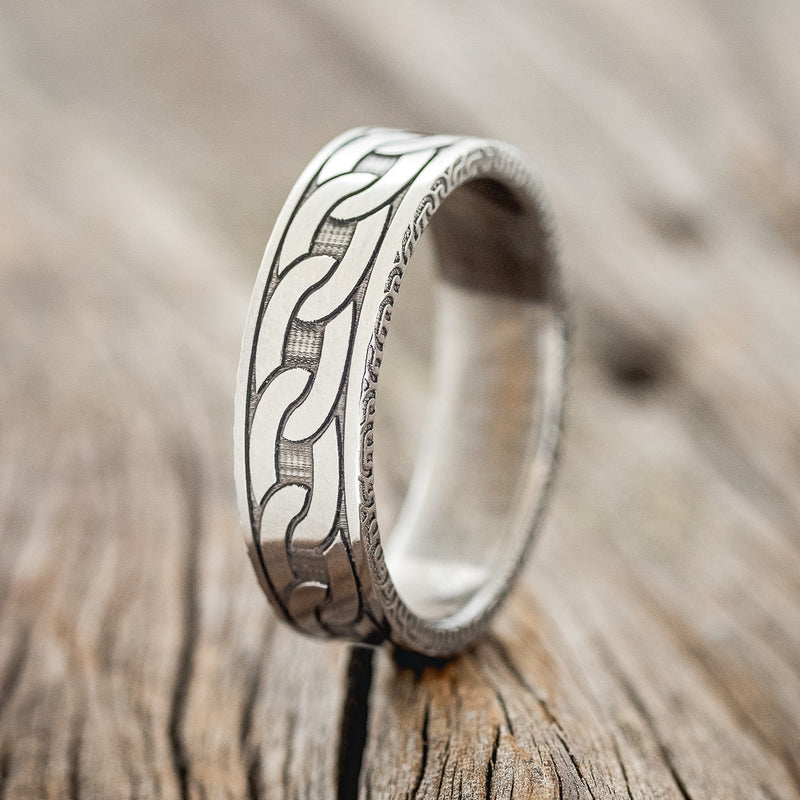 "LINK" - CHAIN ENGRAVED WEDDING BAND - TITANIUM - SIZE 11-1