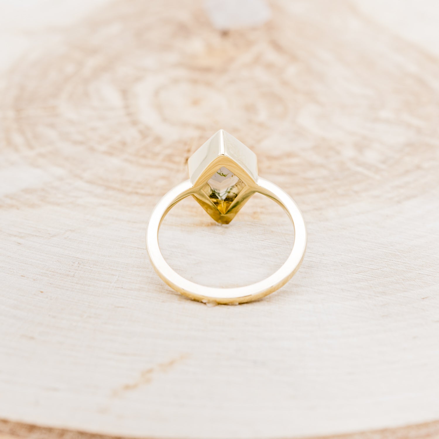 "WILLA" - KITE CUT MOSS AGATE SOLITAIRE ENGAGEMENT RING WITH DIAMOND TRACER-7