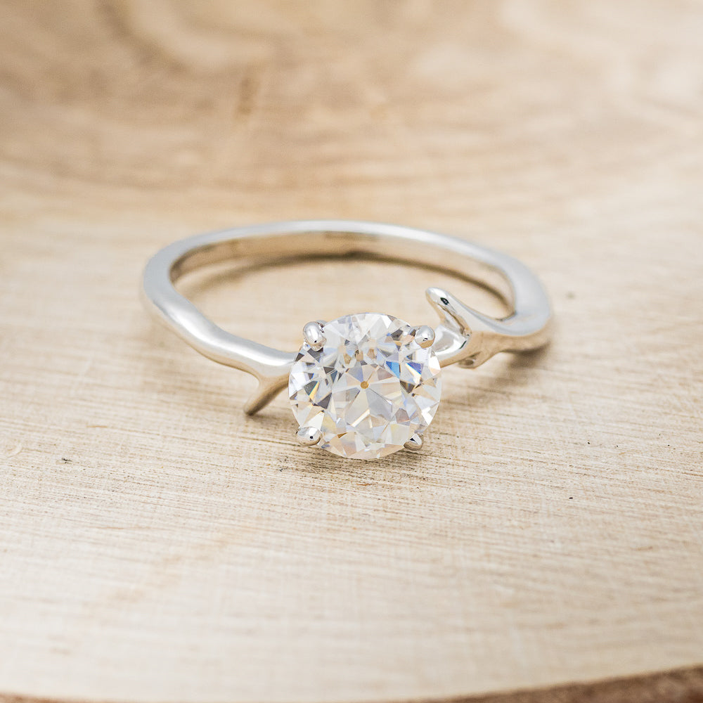 "ARTEMIS" - ROUND MOISSANITE ENGAGEMENT RING WITH AN ANTLER STYLE STACKING BAND-9