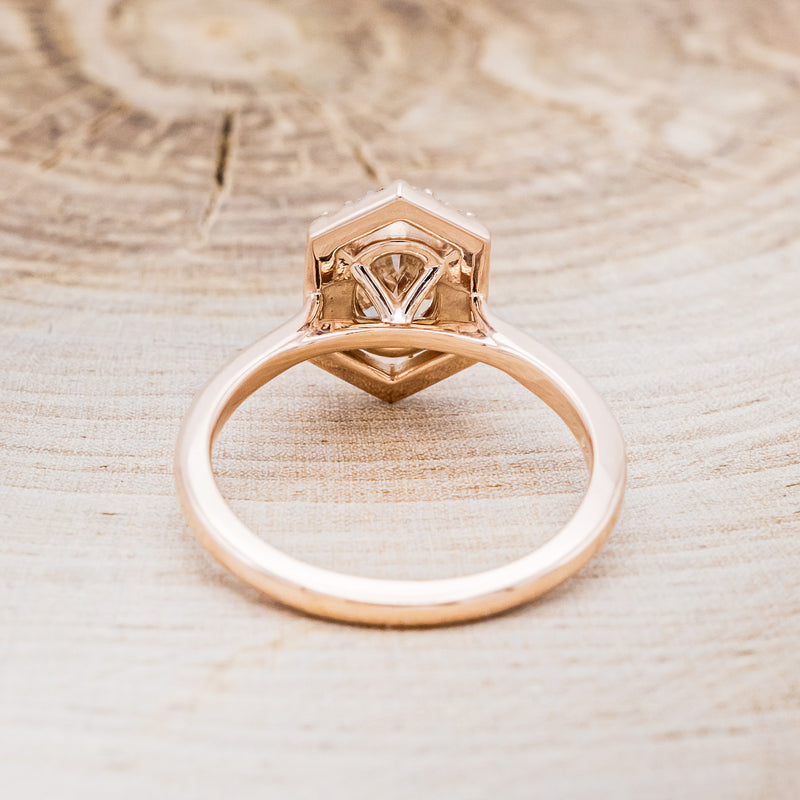 Geometric Ring Style Geometric wedding ring | Honestweddingadvice.com