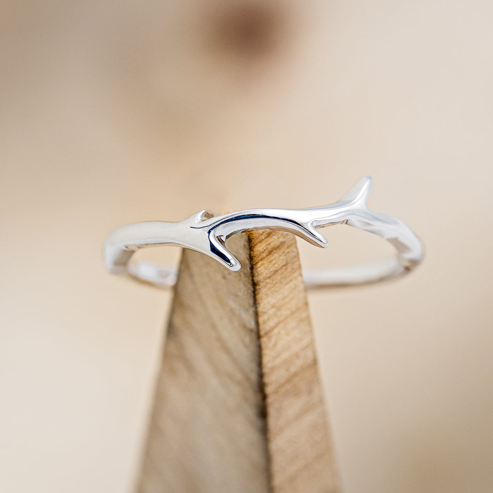 "ARTEMIS" STACKER - 14K GOLD ANTLER-STYLE STACKING BAND-12