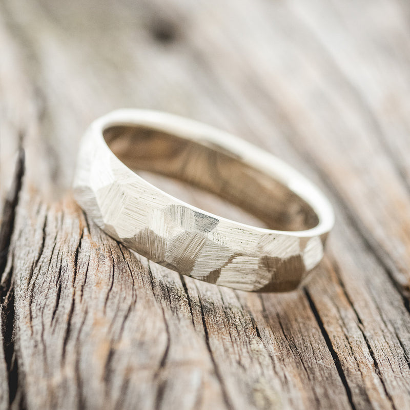 FACETED WEDDING RING FEATURING A TEXTURED 14K GOLD BAND