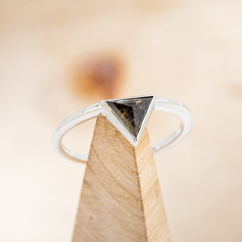 Triangle Diamond Engagement Ring, White Gold Triangle Diamond Ring | Benati