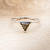 "JENNY FROM THE BLOCK" - TRIANGLE SALT & PEPPER DIAMOND ENGAGEMENT RING WITH V-SHAPED DIAMOND TRACER