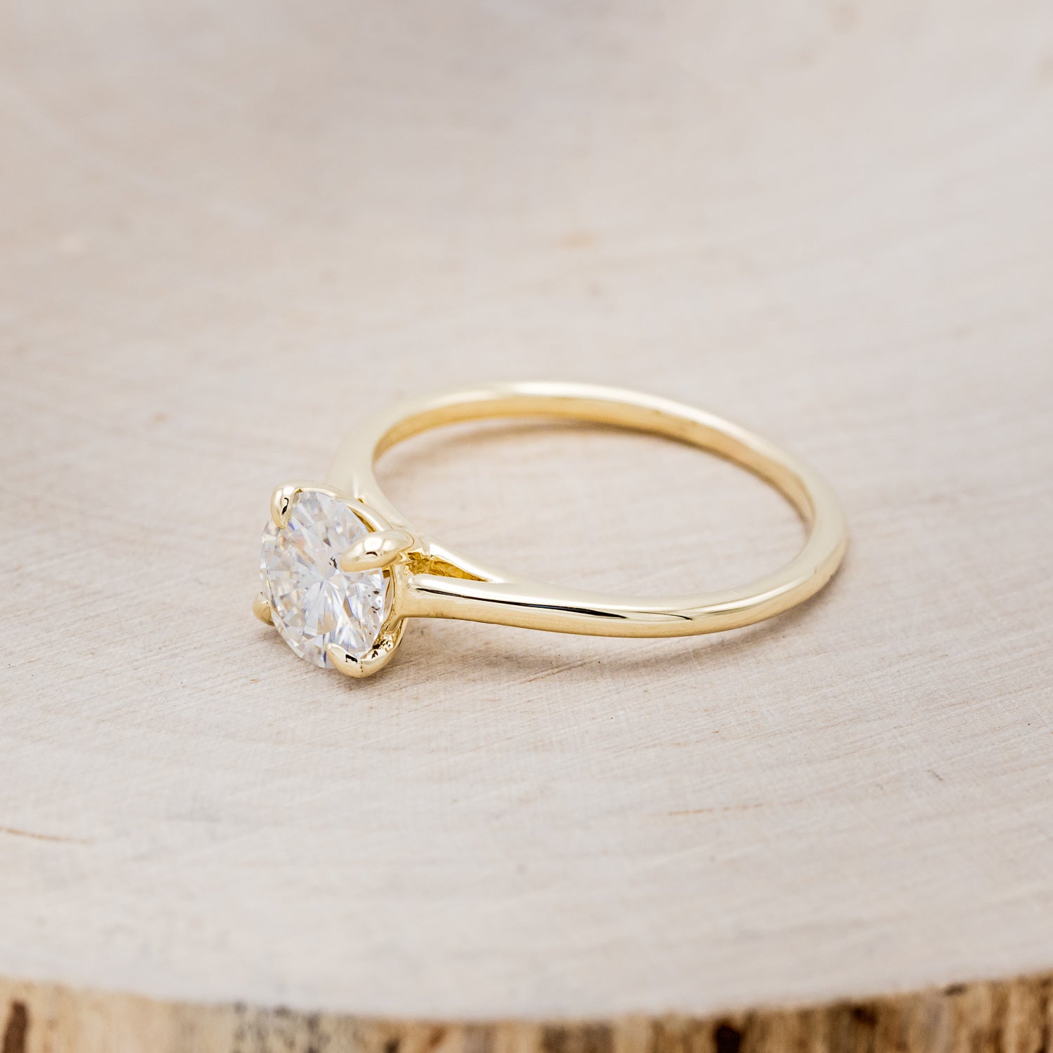 4 PRONG ROUND CUT MOISSANITE SOLITAIRE ENGAGEMENT RING-9