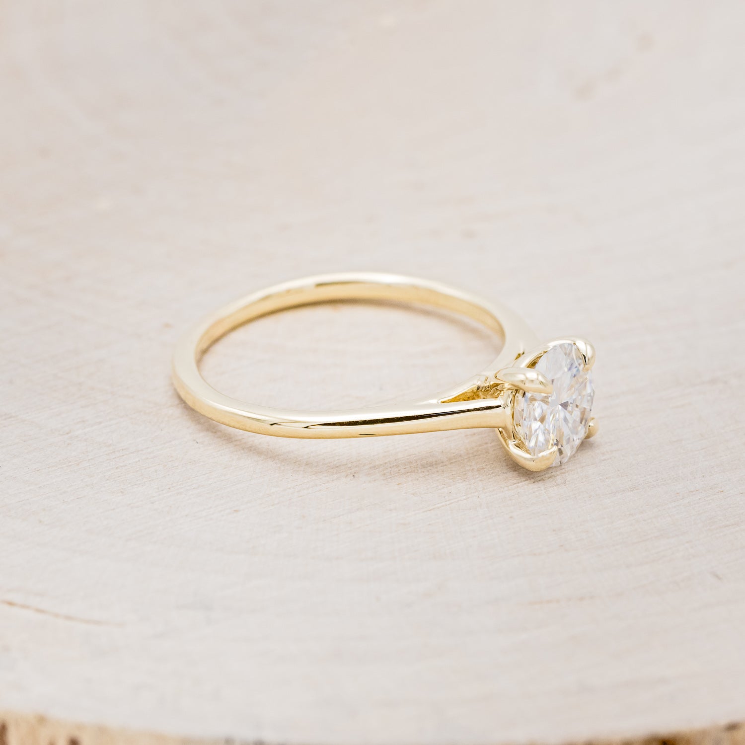 4 PRONG ROUND CUT MOISSANITE SOLITAIRE ENGAGEMENT RING-8