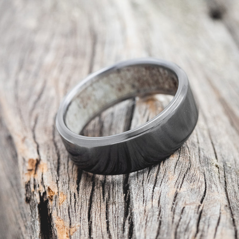 ANTLER LINED WEDDING RING FEATURING A BLACK ZIRCONIUM BAND