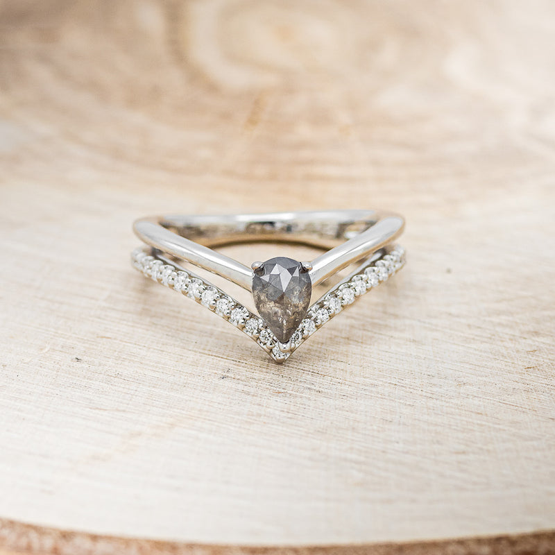"CICELY" - ENGAGEMENT RING WITH DIAMOND ACCENTS - MOUNTING ONLY - SELECT YOUR OWN STONE
