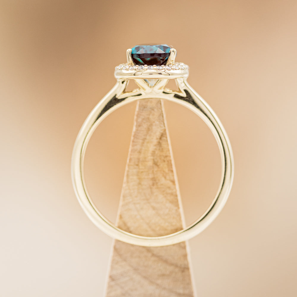 "CLARISS" - PEAR-SHAPED LAB-GROWN ALEXANDRITE ENGAGEMENT RING WITH DIAMOND HALO-11