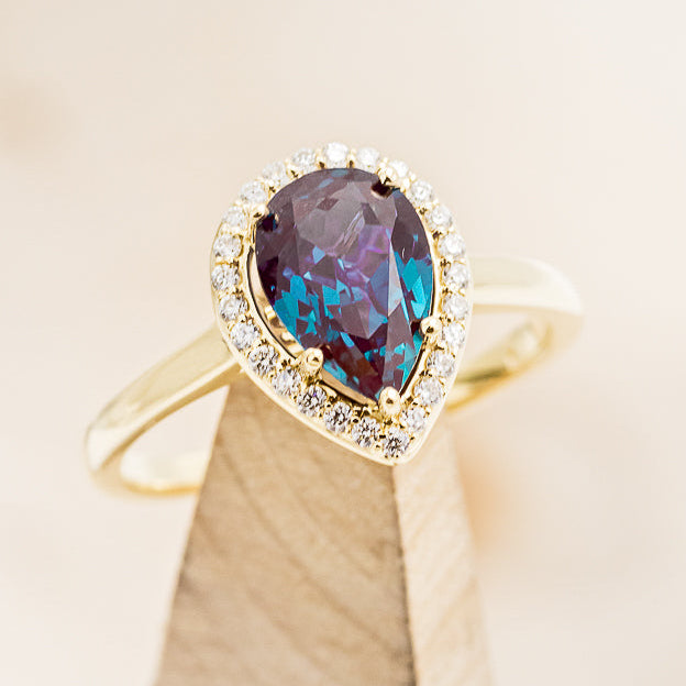 "CLARISS" - PEAR-SHAPED LAB-GROWN ALEXANDRITE ENGAGEMENT RING WITH DIAMOND HALO-7