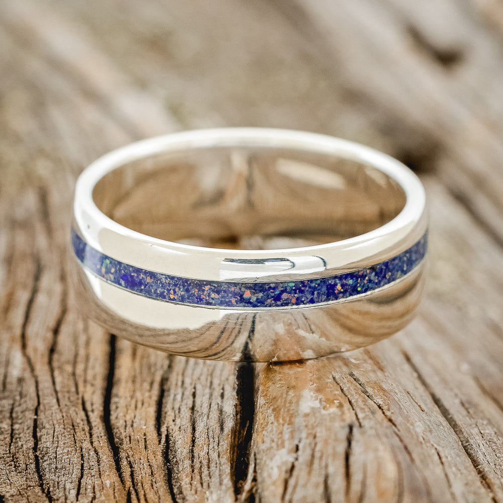"VERTIGO" - MIXED LAPIS LAZULI & FIRE AND ICE OPAL WEDDING BAND-18