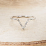 "JENNY FROM THE BLOCK" - TRIANGLE LAB-GROWN SAPPHIRE ENGAGEMENT RING WITH V-SHAPED DIAMOND BAND
