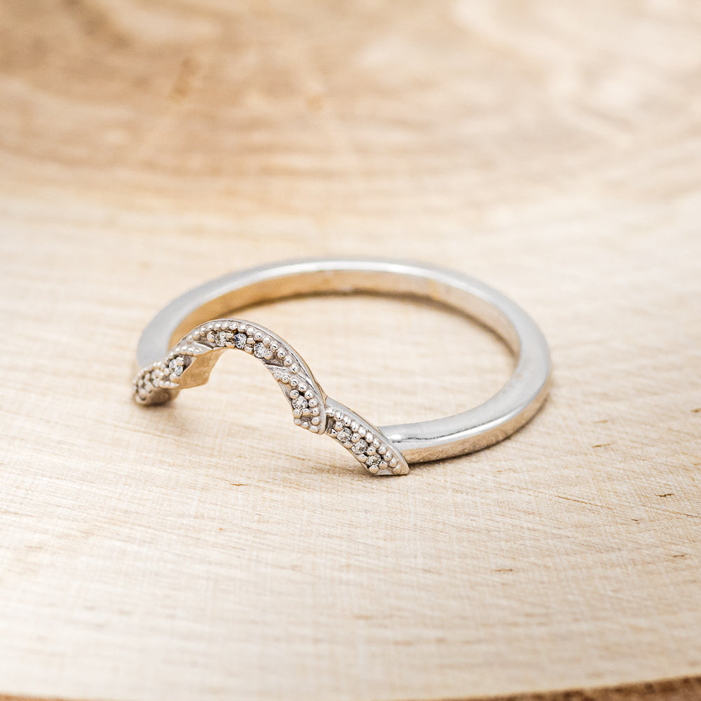 "FLORENCE" - ROUND CUT LAB-GROWN ALEXANDRITE ENGAGEMENT RING WITH DIAMOND ACCENTS & TRACER-13