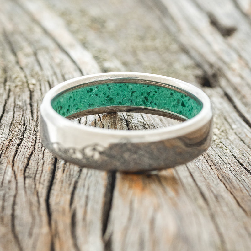 MOUNTAIN ENGRAVED WEDDING BAND WITH MALACHITE LINING – Staghead Designs