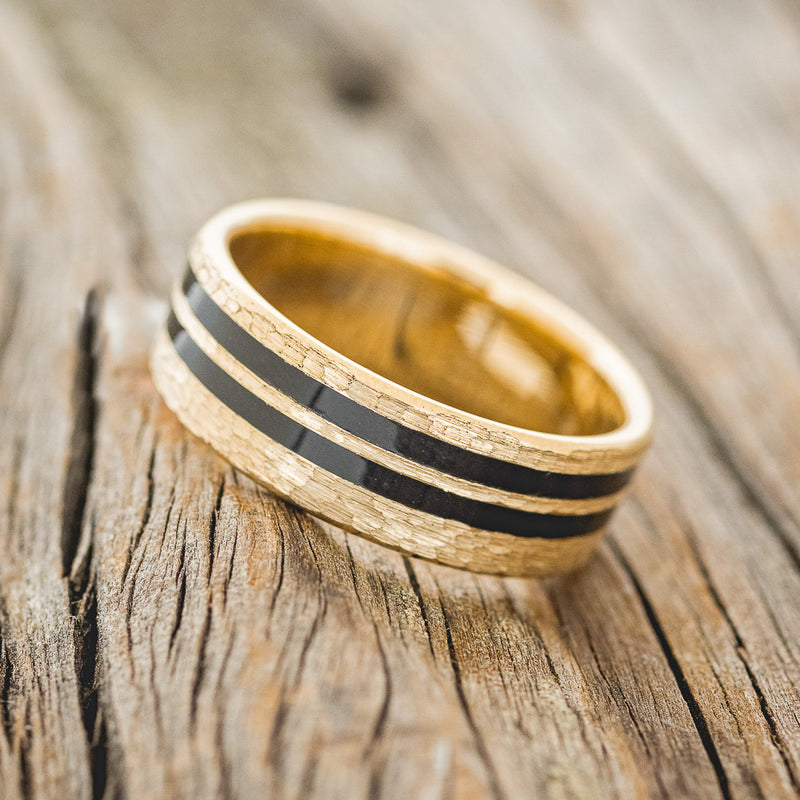 "COSMO" - BLACK ACRYLIC WEDDING RING WITH A HAMMERED 14K GOLD BAND