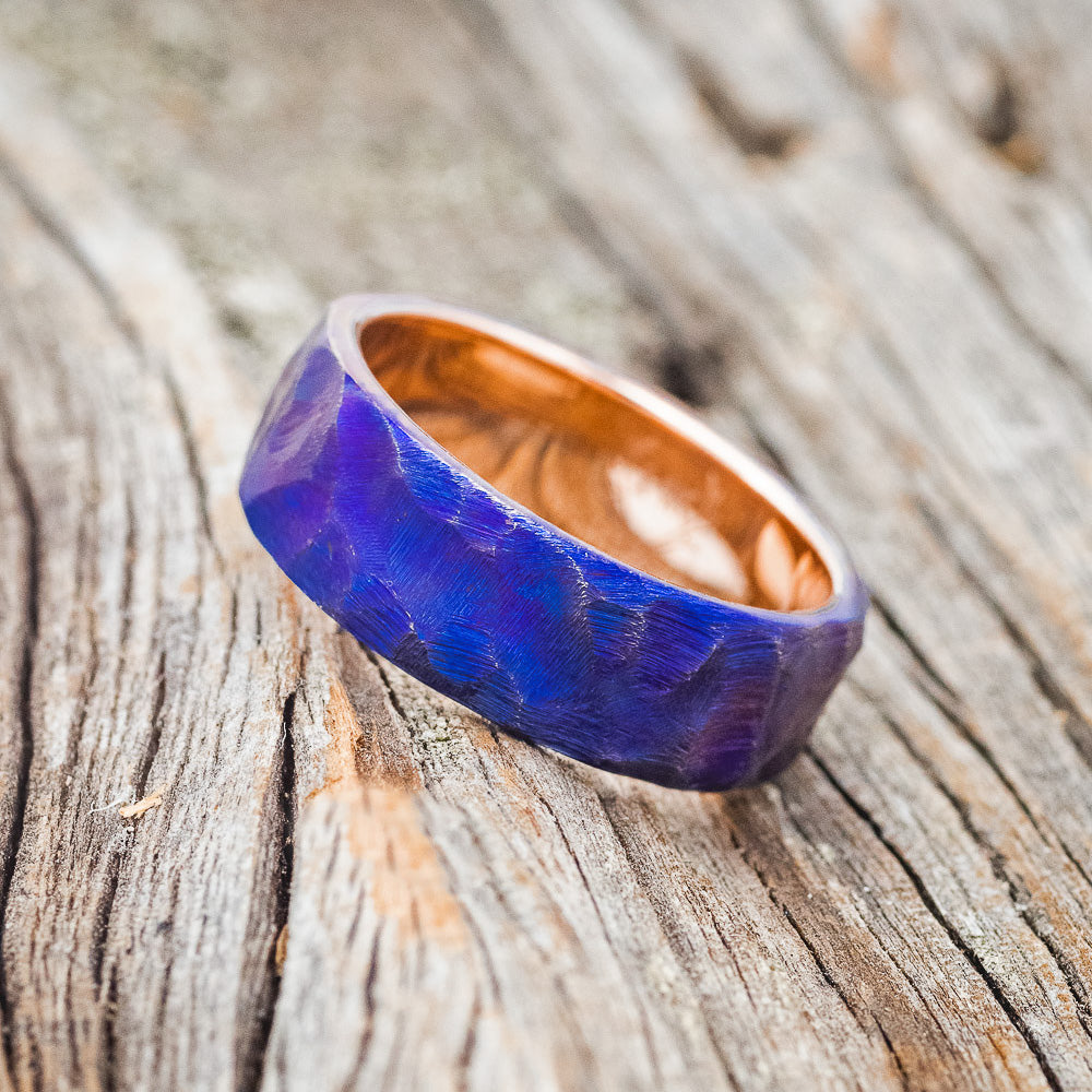SEASCAPED FINISH & FIRE-TREATED TITANIUM WEDDING RING FEATURING A 14K GOLD BAND-2
